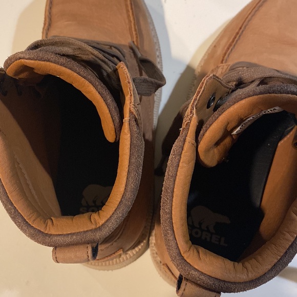 Sorel waterproof boots NOTE: size 8 - Picture 6 of 11